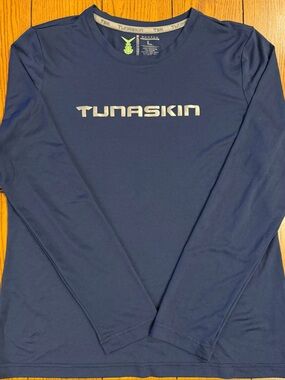 Tunaskin women’s long sleeve Tee, navy/pink, size large